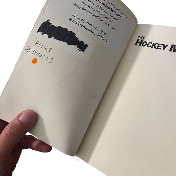 Sports Related Chapter Books Set Of 3 Football Ice Hockey Baseball PB‎ Books - Picture 9 of 10